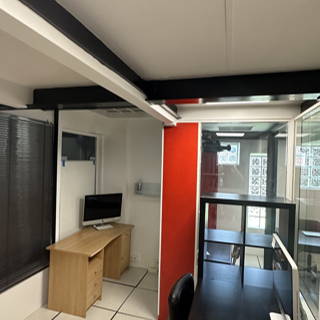 Bureau privé 20 m² 3 postes Coworking Rue Villeneuve Clichy 92110 - photo 3